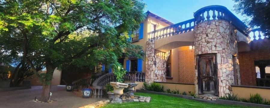 6 Bedroom Property for Sale in Alberante Gauteng