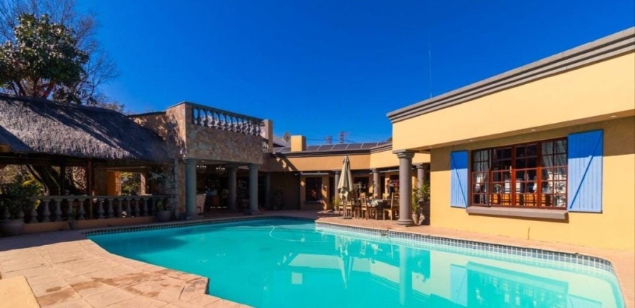 6 Bedroom Property for Sale in Alberante Gauteng