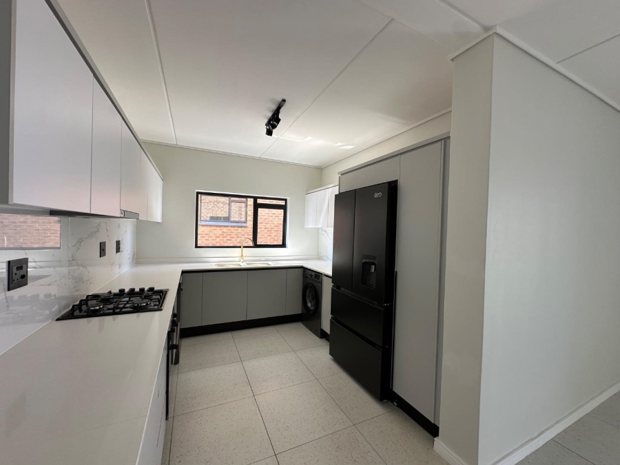 To Let 3 Bedroom Property for Rent in Waterfall Gauteng