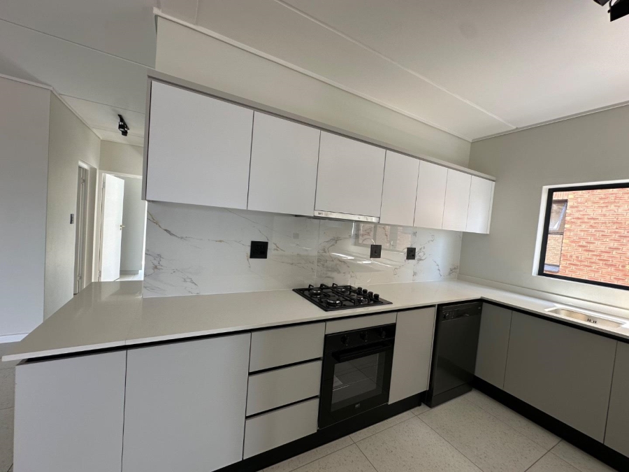 To Let 3 Bedroom Property for Rent in Waterfall Gauteng