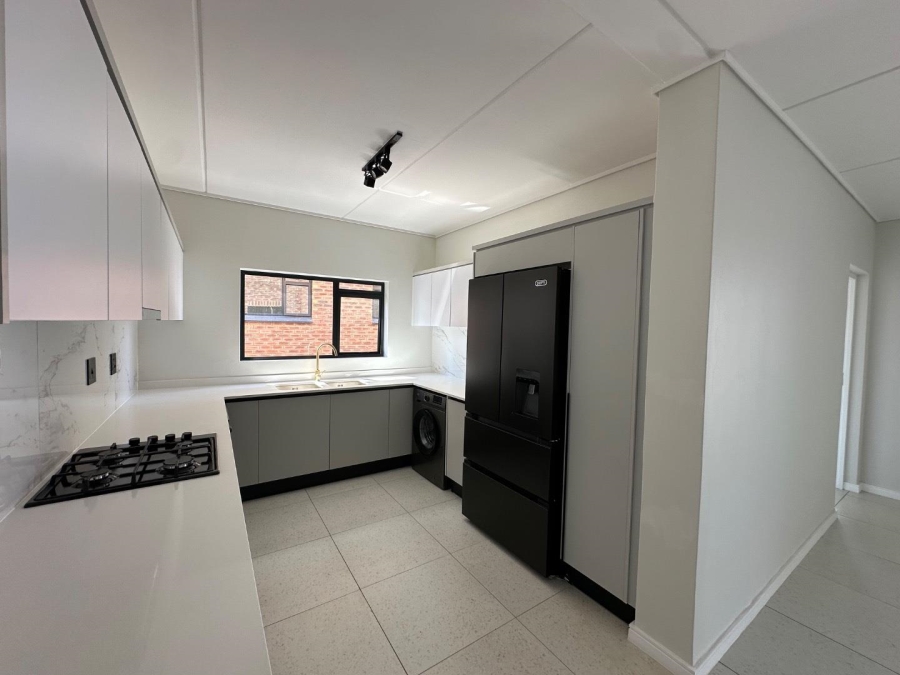 To Let 3 Bedroom Property for Rent in Waterfall Gauteng