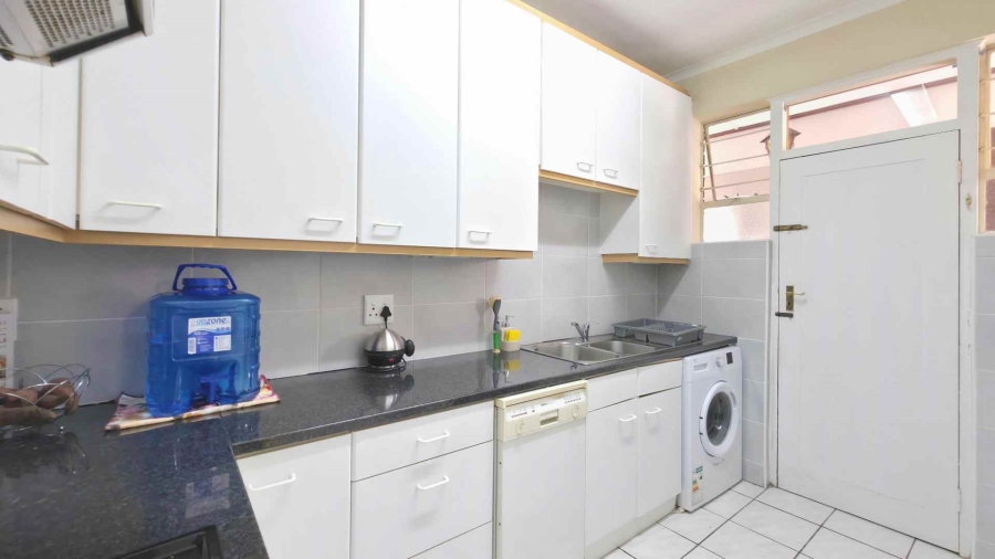 To Let 2 Bedroom Property for Rent in Sandown Gauteng