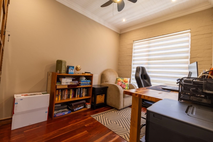 4 Bedroom Property for Sale in Rooihuiskraal Gauteng