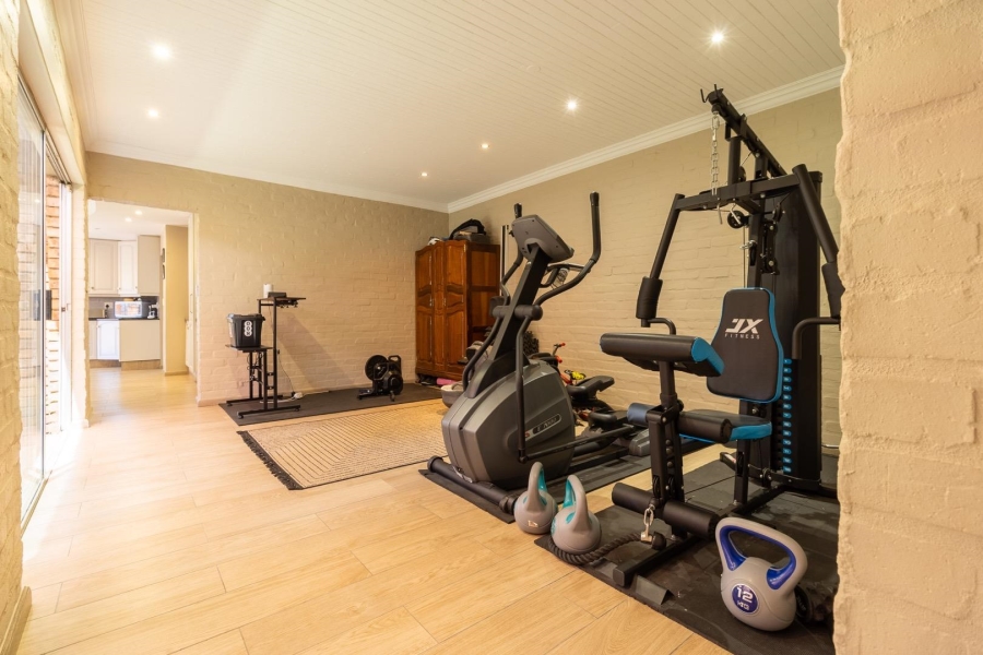 4 Bedroom Property for Sale in Rooihuiskraal Gauteng