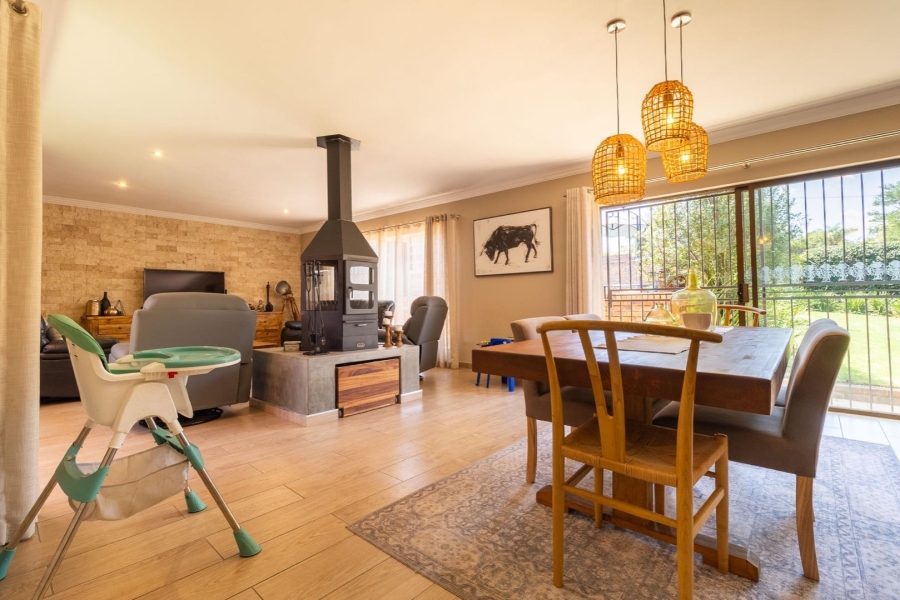 4 Bedroom Property for Sale in Rooihuiskraal Gauteng