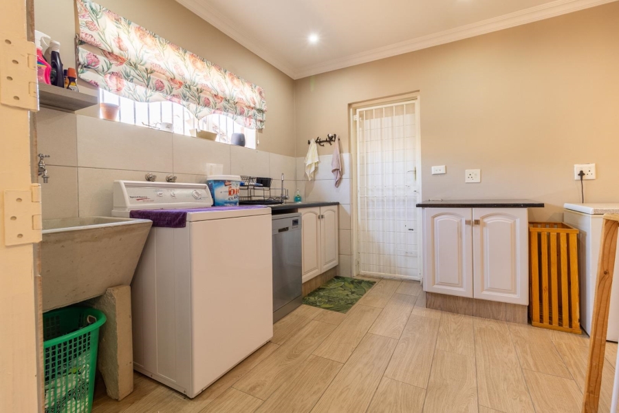 4 Bedroom Property for Sale in Rooihuiskraal Gauteng