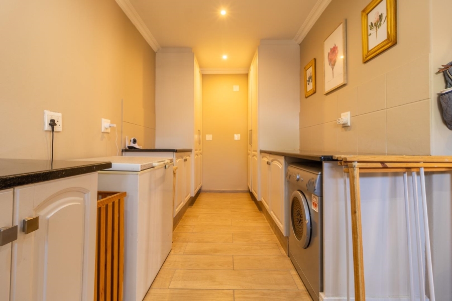 4 Bedroom Property for Sale in Rooihuiskraal Gauteng