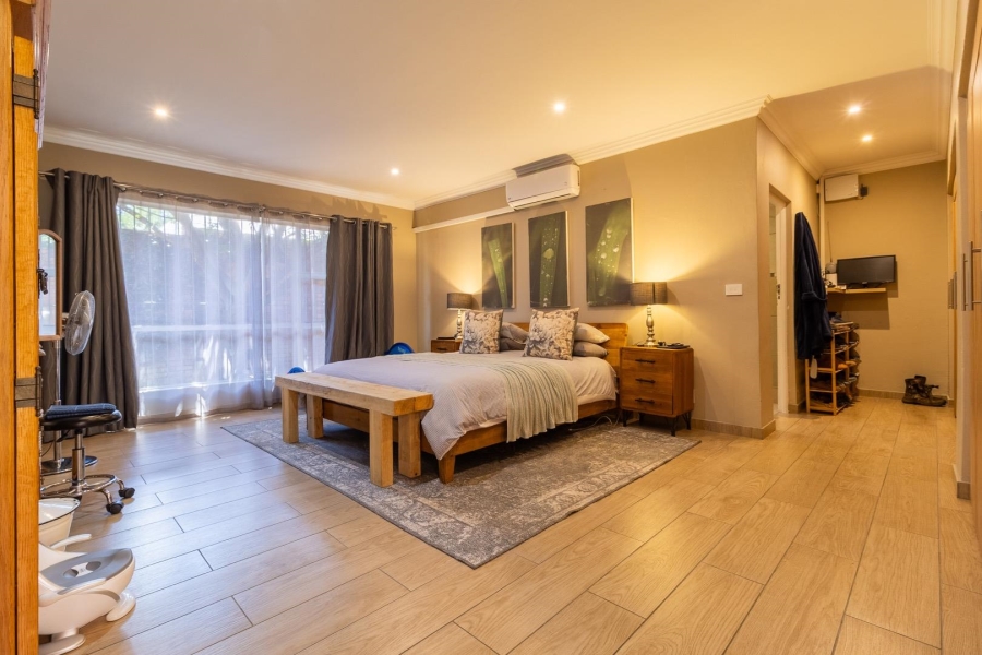 4 Bedroom Property for Sale in Rooihuiskraal Gauteng