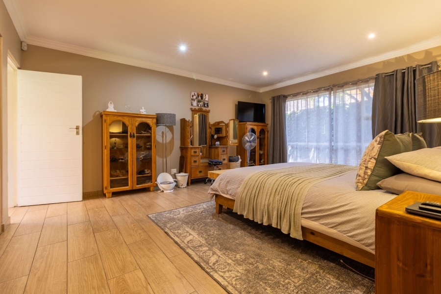 4 Bedroom Property for Sale in Rooihuiskraal Gauteng