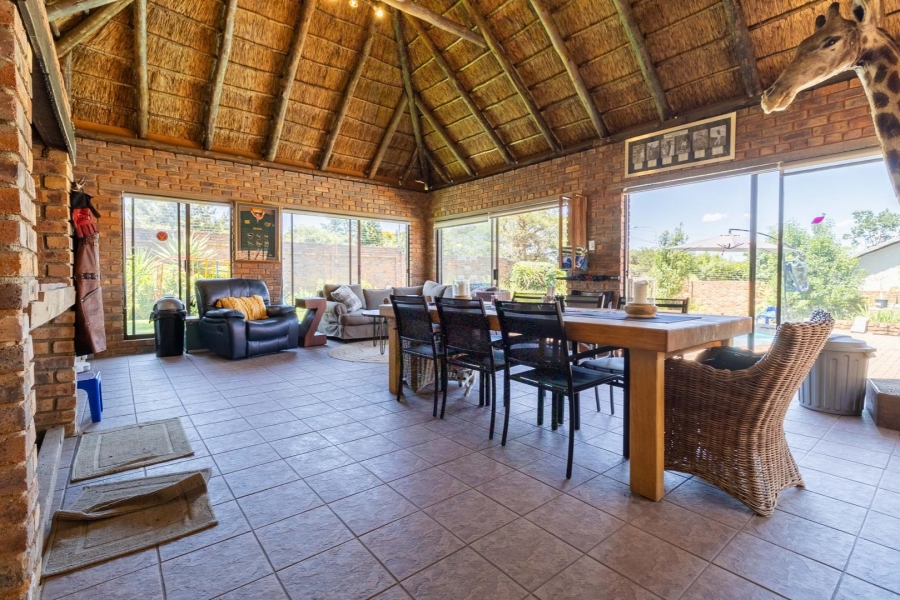 4 Bedroom Property for Sale in Rooihuiskraal Gauteng