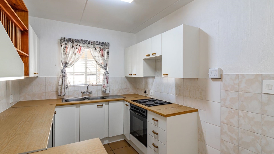 2 Bedroom Property for Sale in Weltevreden A H Gauteng