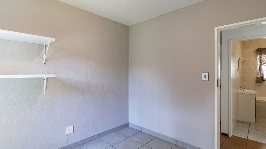2 Bedroom Property for Sale in Weltevreden A H Gauteng