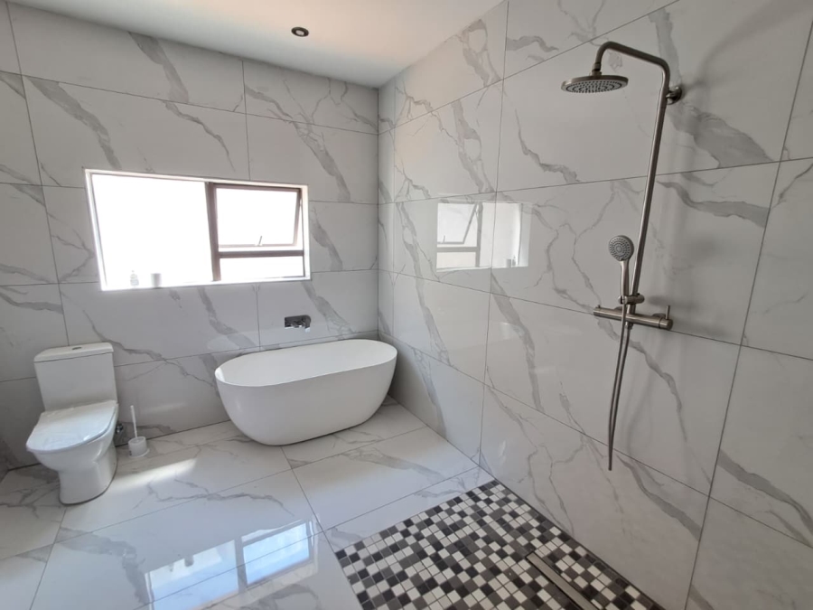 4 Bedroom Property for Sale in Liefde en Vrede Gauteng