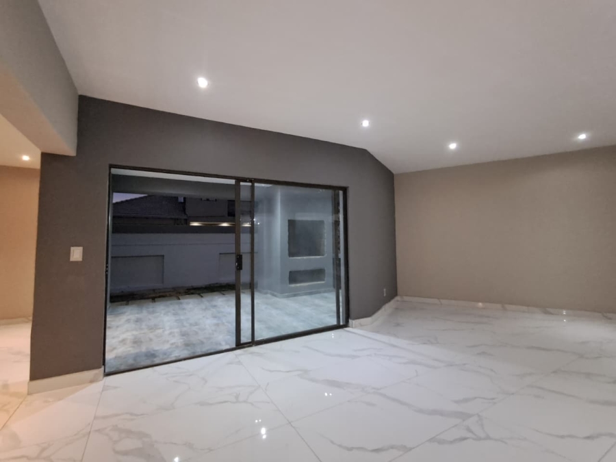 4 Bedroom Property for Sale in Liefde en Vrede Gauteng