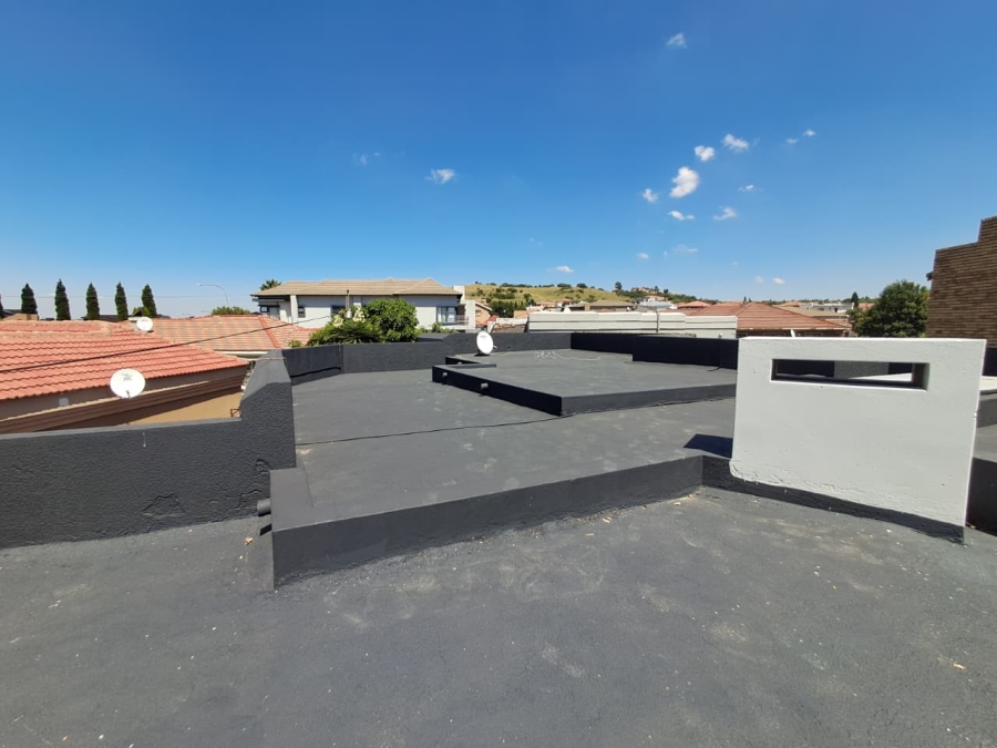 4 Bedroom Property for Sale in Liefde en Vrede Gauteng