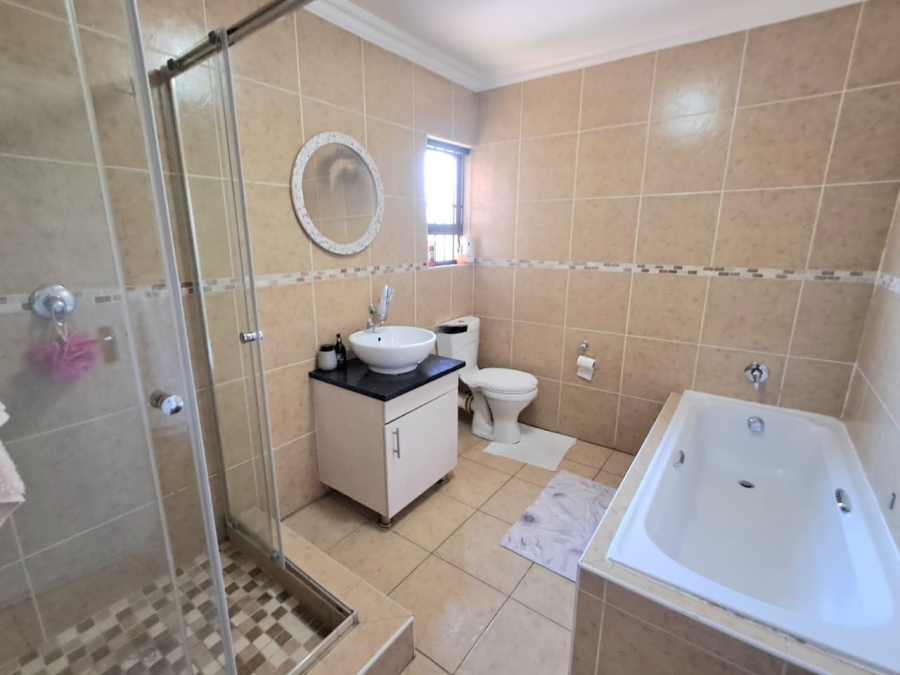 2 Bedroom Property for Sale in New Redruth Gauteng