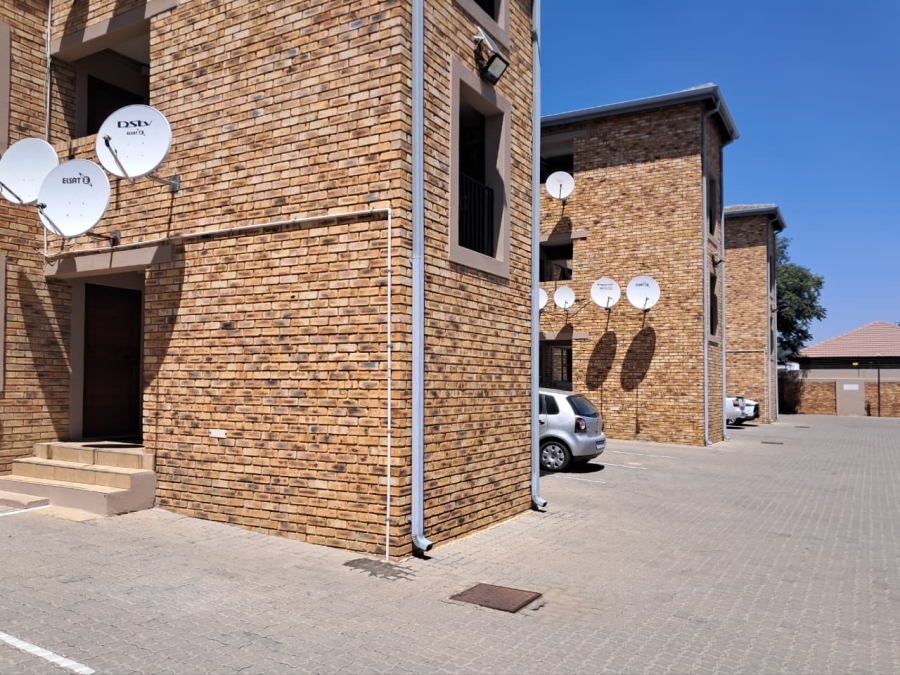 2 Bedroom Property for Sale in New Redruth Gauteng