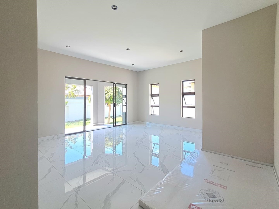 4 Bedroom Property for Sale in Liefde en Vrede Gauteng