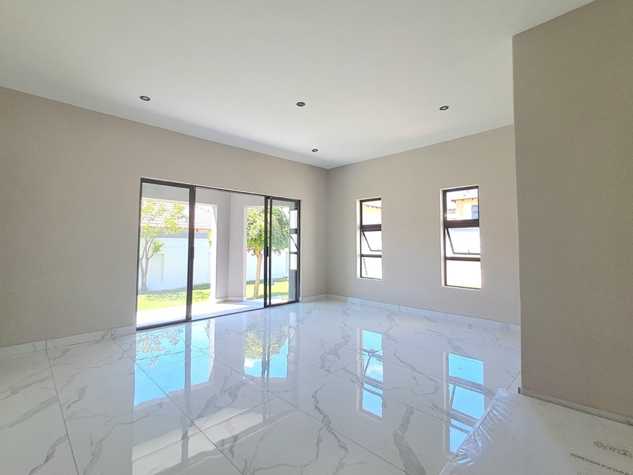 4 Bedroom Property for Sale in Liefde en Vrede Gauteng