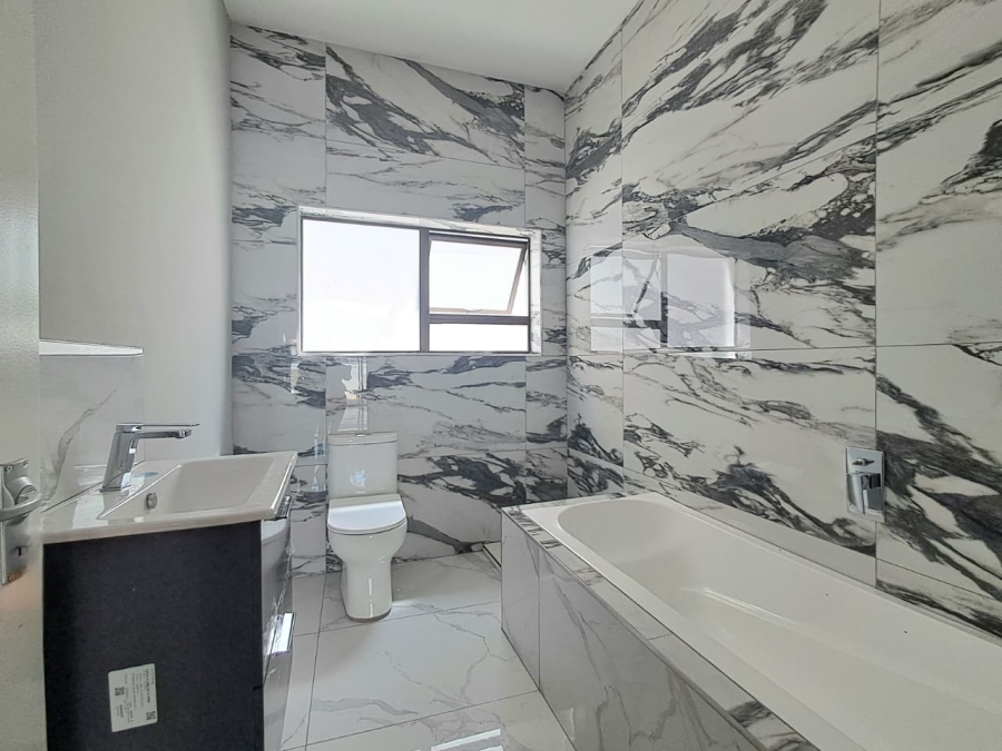 4 Bedroom Property for Sale in Liefde en Vrede Gauteng