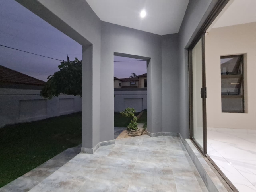 4 Bedroom Property for Sale in Liefde en Vrede Gauteng