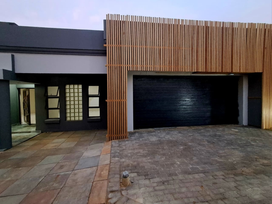 4 Bedroom Property for Sale in Liefde en Vrede Gauteng