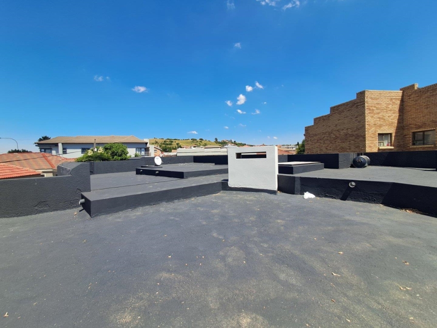 4 Bedroom Property for Sale in Liefde en Vrede Gauteng