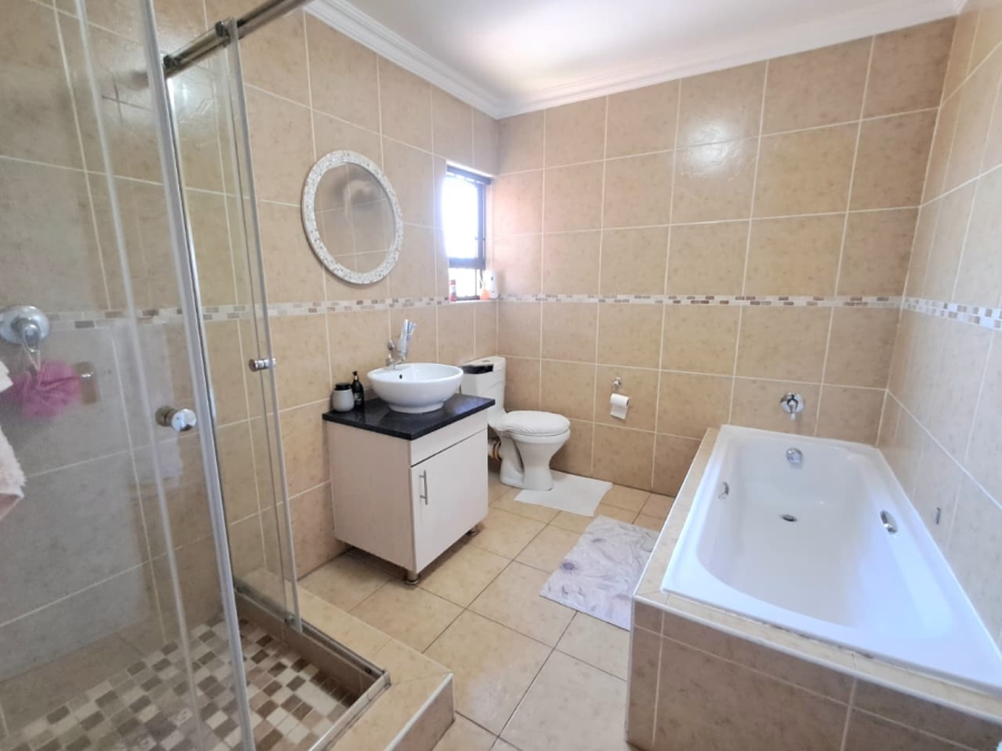 2 Bedroom Property for Sale in New Redruth Gauteng