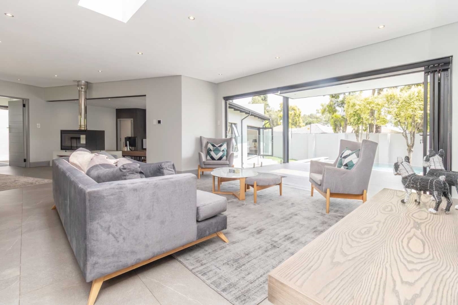 3 Bedroom Property for Sale in Hurlingham Manor Gauteng