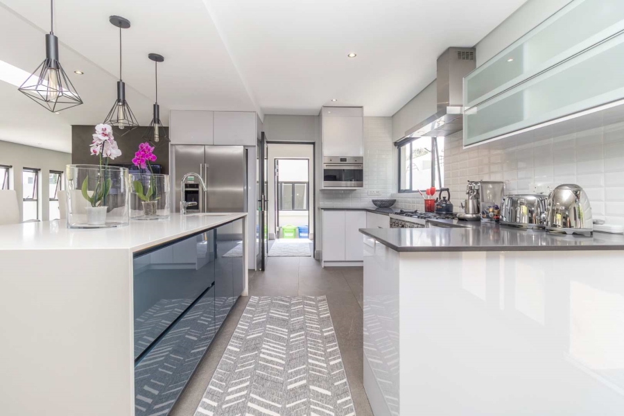 3 Bedroom Property for Sale in Hurlingham Manor Gauteng