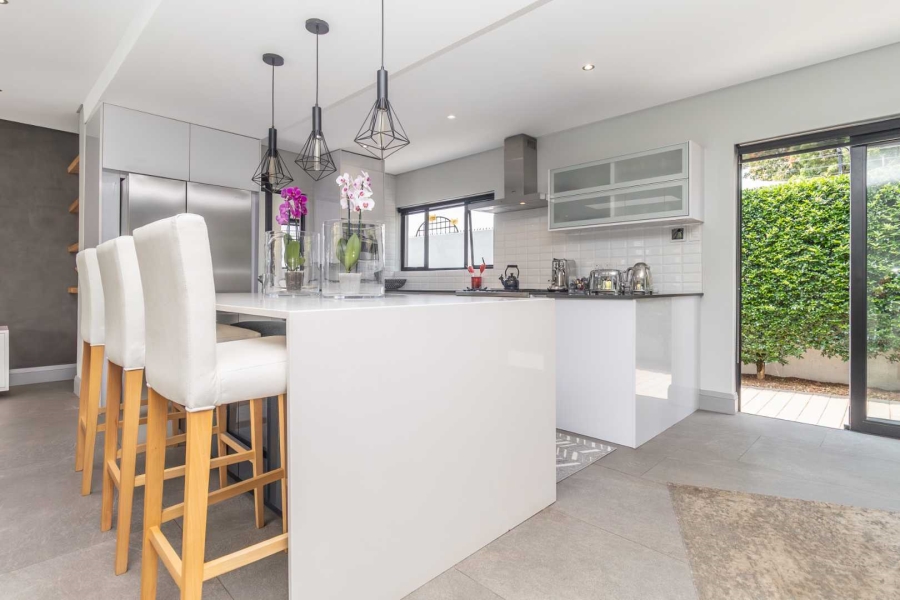 3 Bedroom Property for Sale in Hurlingham Manor Gauteng