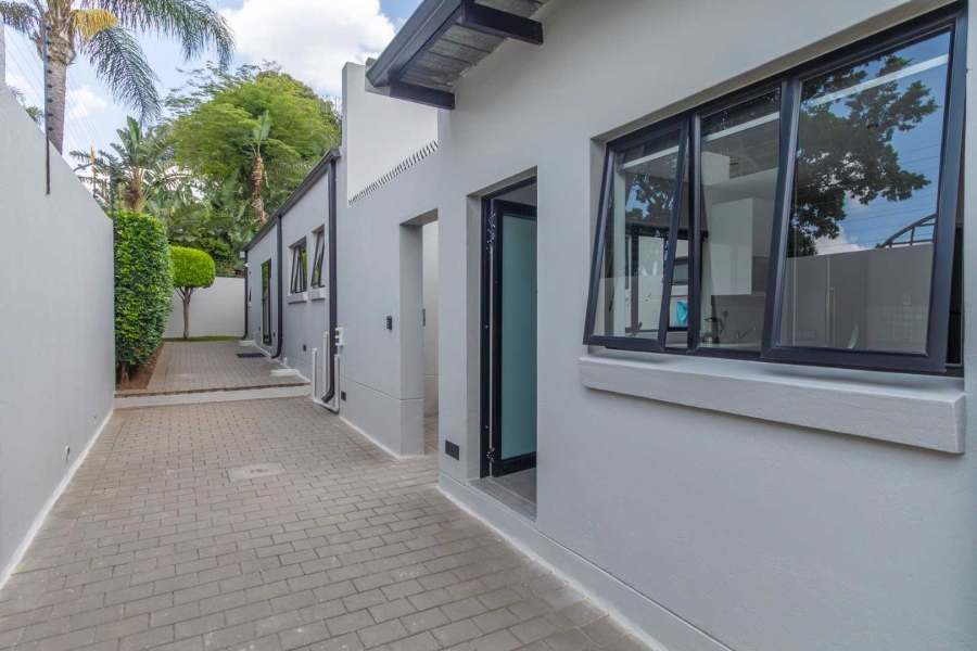 3 Bedroom Property for Sale in Hurlingham Manor Gauteng