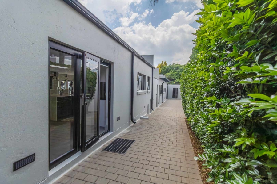 3 Bedroom Property for Sale in Hurlingham Manor Gauteng