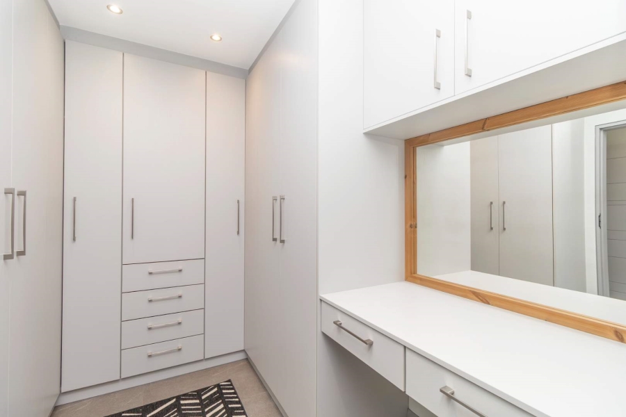 3 Bedroom Property for Sale in Hurlingham Manor Gauteng