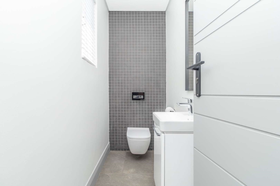 3 Bedroom Property for Sale in Hurlingham Manor Gauteng