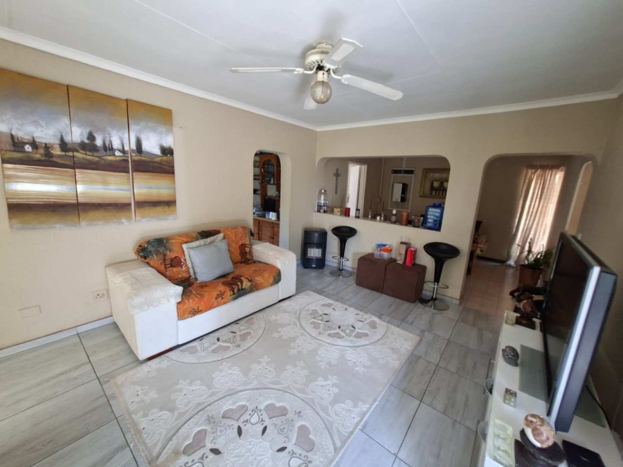3 Bedroom Property for Sale in Sundowner Gauteng
