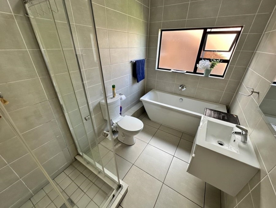 2 Bedroom Property for Sale in Linbro Park Gauteng