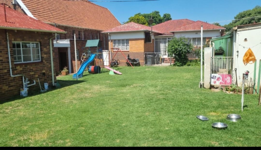 To Let 2 Bedroom Property for Rent in Rosettenville Gauteng