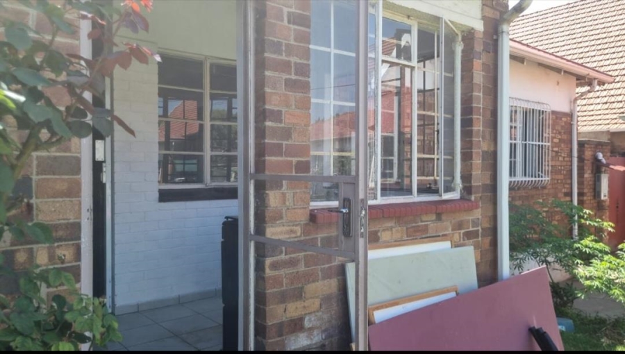 To Let 2 Bedroom Property for Rent in Rosettenville Gauteng