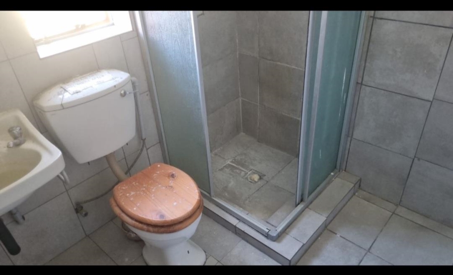 To Let 2 Bedroom Property for Rent in Rosettenville Gauteng