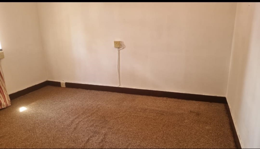 To Let 2 Bedroom Property for Rent in Rosettenville Gauteng