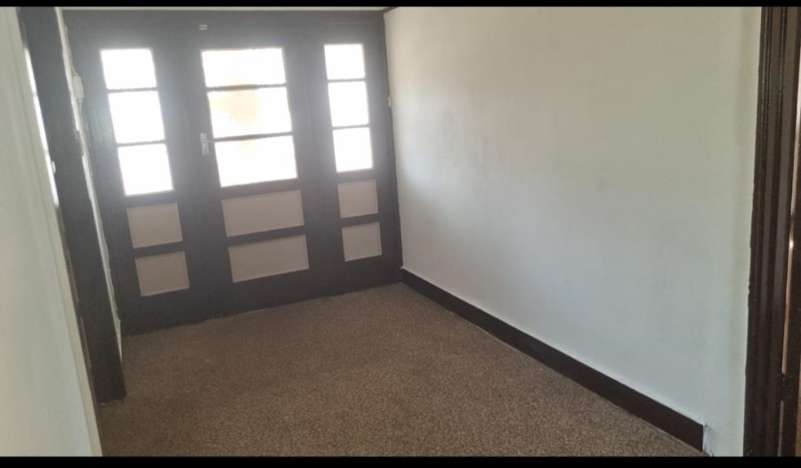 To Let 2 Bedroom Property for Rent in Rosettenville Gauteng