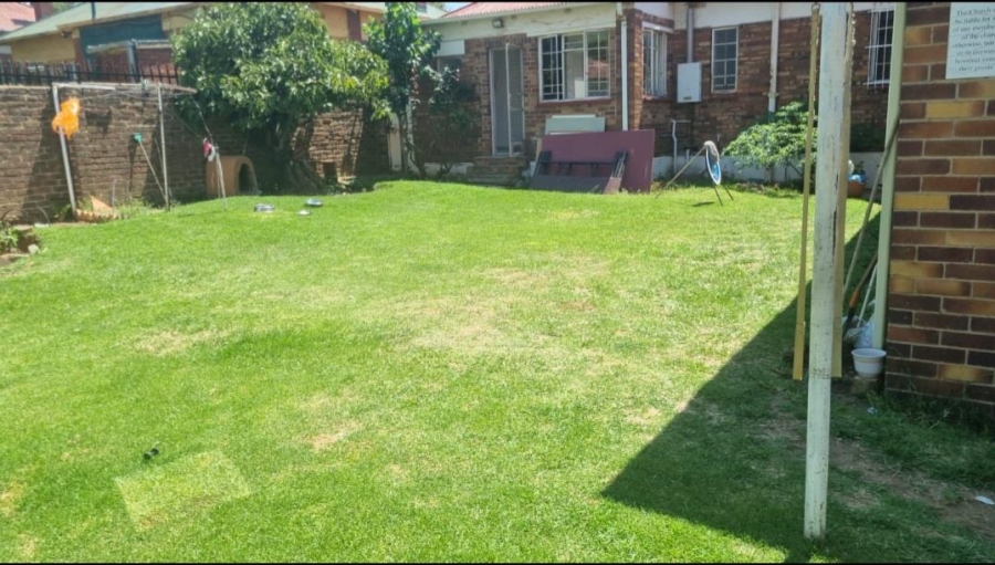To Let 2 Bedroom Property for Rent in Rosettenville Gauteng