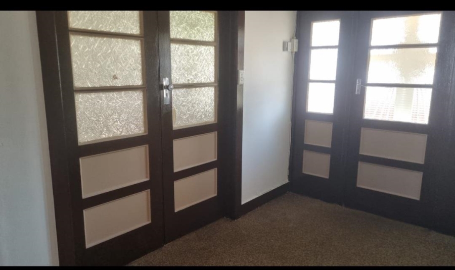 To Let 2 Bedroom Property for Rent in Rosettenville Gauteng