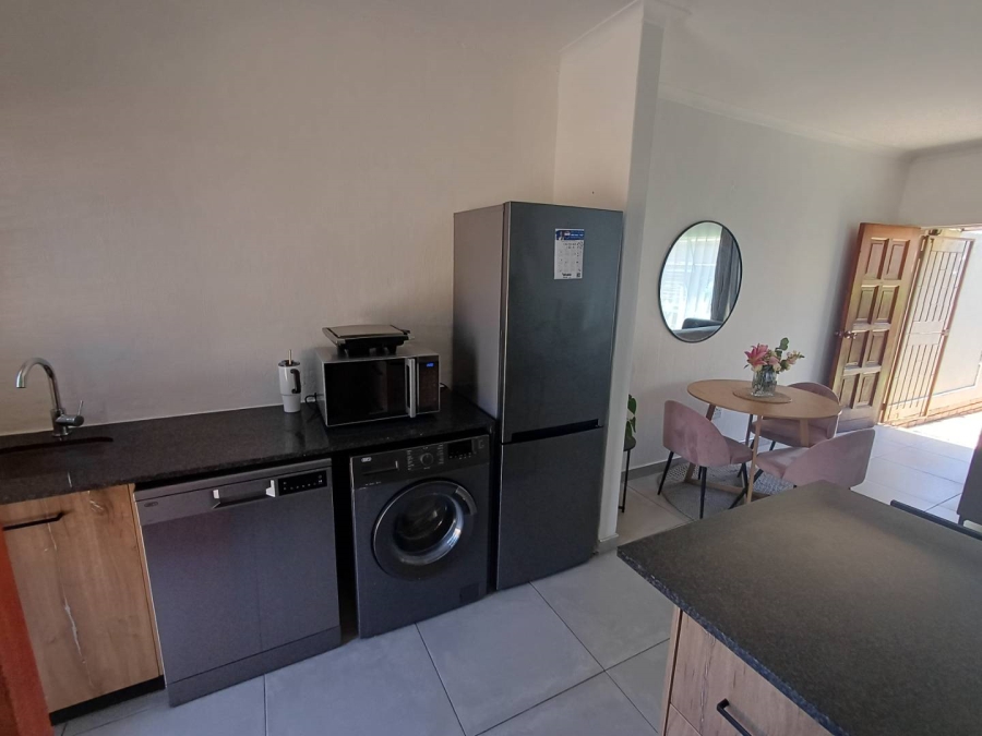 2 Bedroom Property for Sale in Birchleigh North Gauteng
