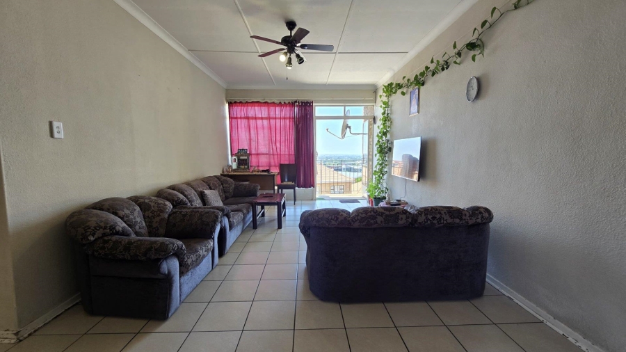 1 Bedroom Property for Sale in South Crest Gauteng