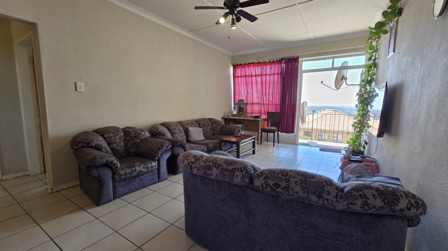 1 Bedroom Property for Sale in South Crest Gauteng