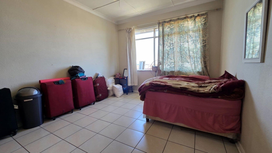 1 Bedroom Property for Sale in South Crest Gauteng