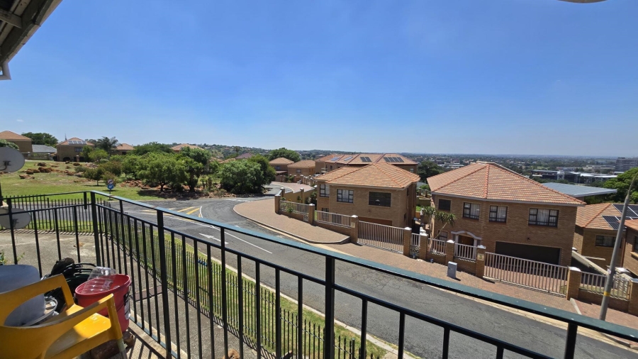 1 Bedroom Property for Sale in South Crest Gauteng