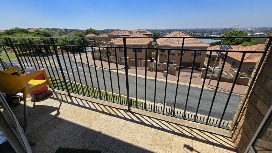 1 Bedroom Property for Sale in South Crest Gauteng